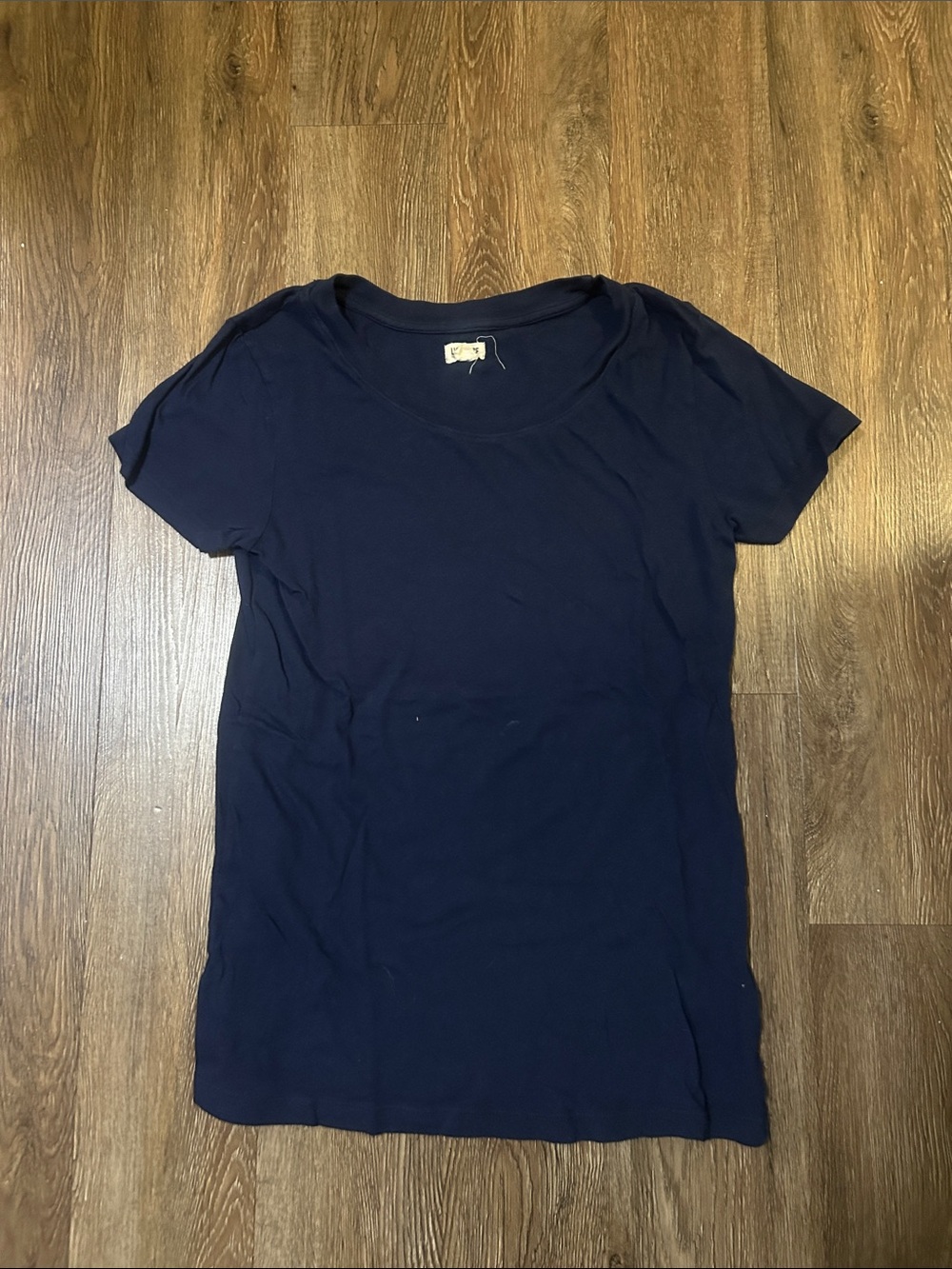 L'AGENCE Navy Short Sleeve Crew Tee size small